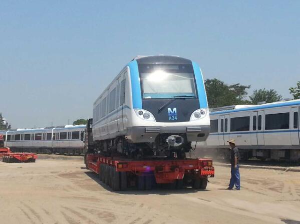 武汉尊龙凯时人生就是博大件圆满完成武汉地铁堤角汉口北项目第一批8节地铁车厢运输项目
